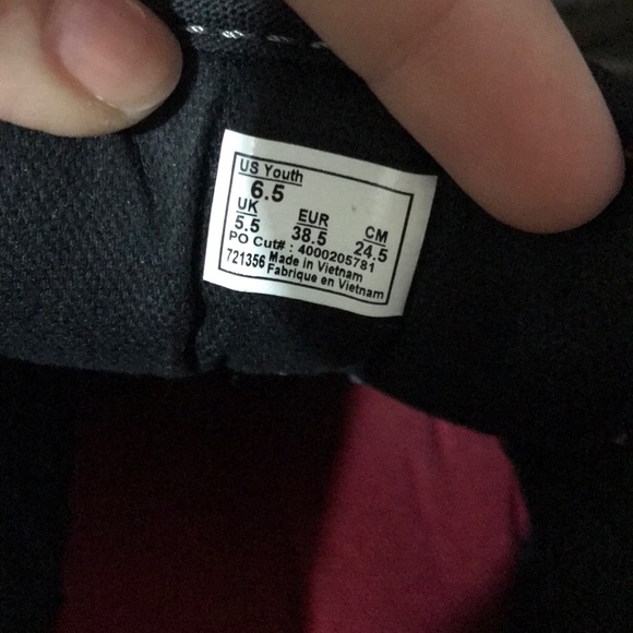 Vans - Picture 5 of 6